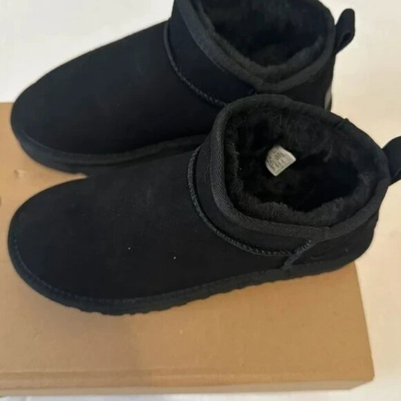 New Ugg mini Snow boots - Picture 2 of 6